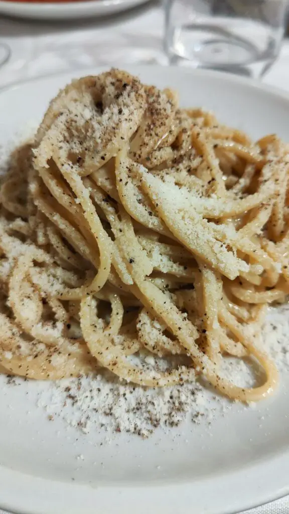 Cacio e Pepe popular food in Rome