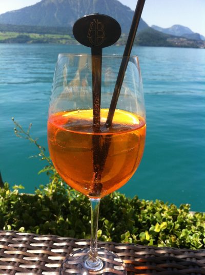 Italian aperitivo: Aperol Spritz on the lake