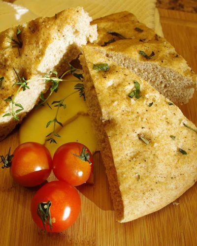 best traditional food cinque terre focaccia